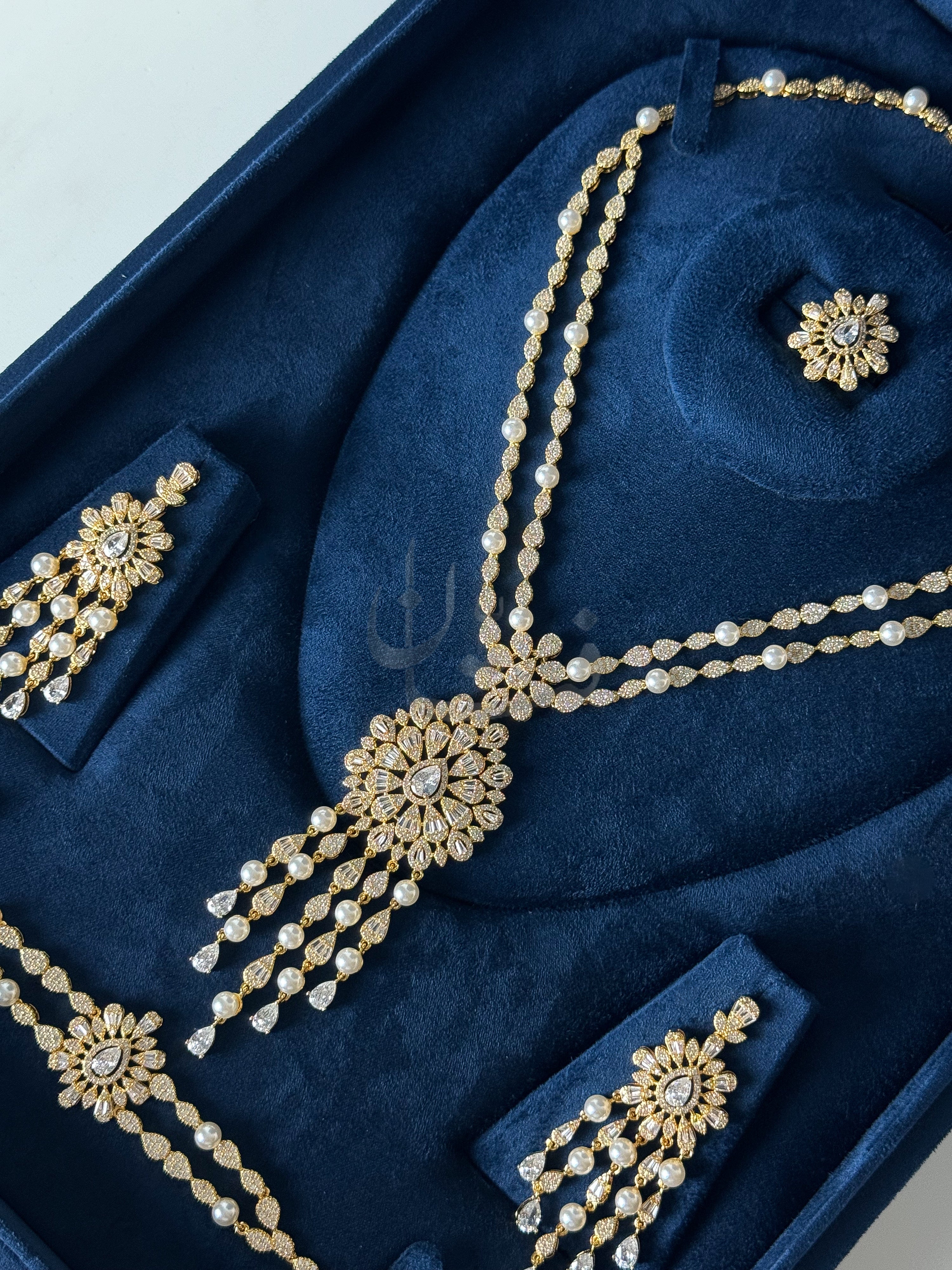 Mariam gold set