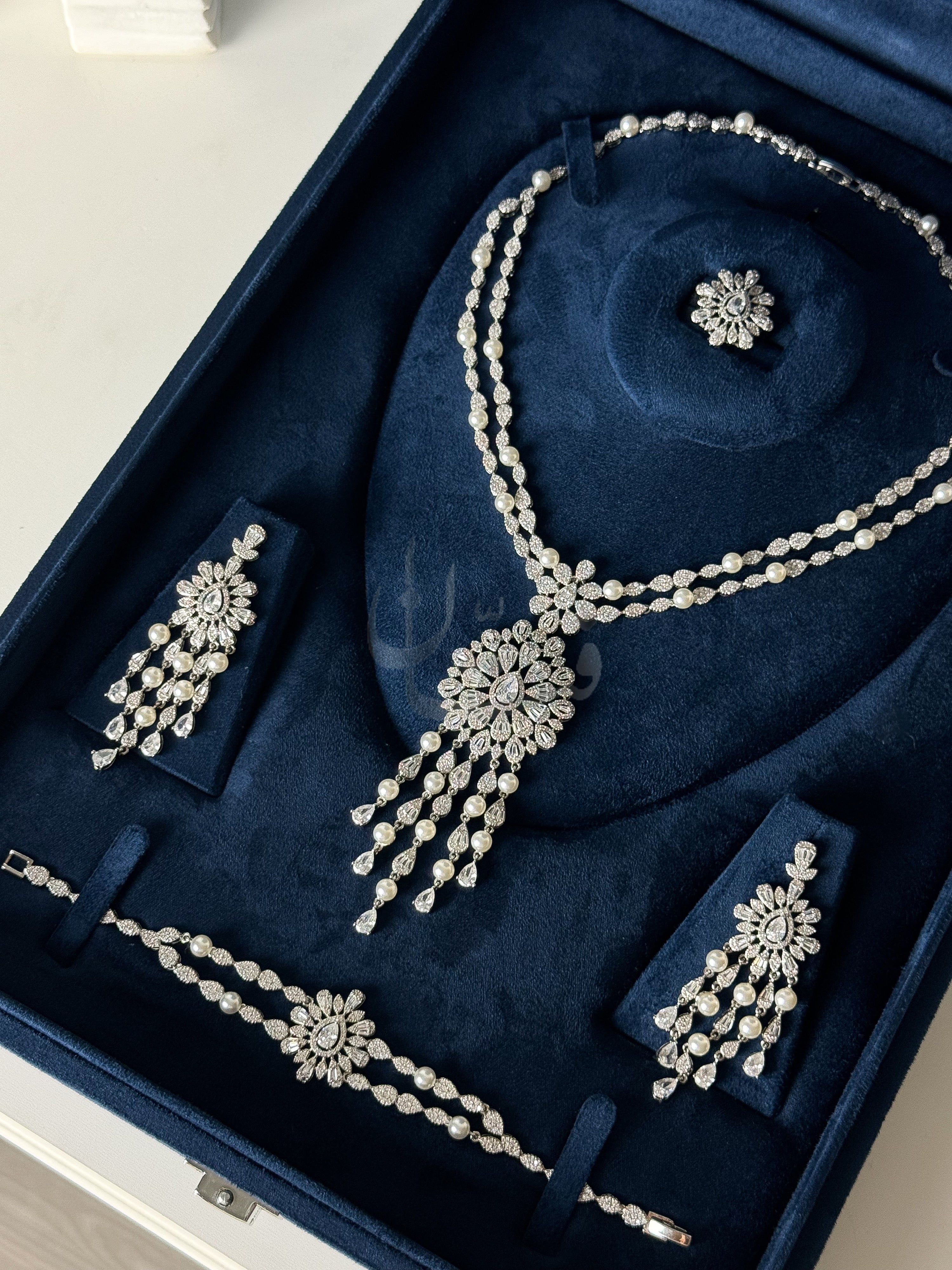 Mariam silver set