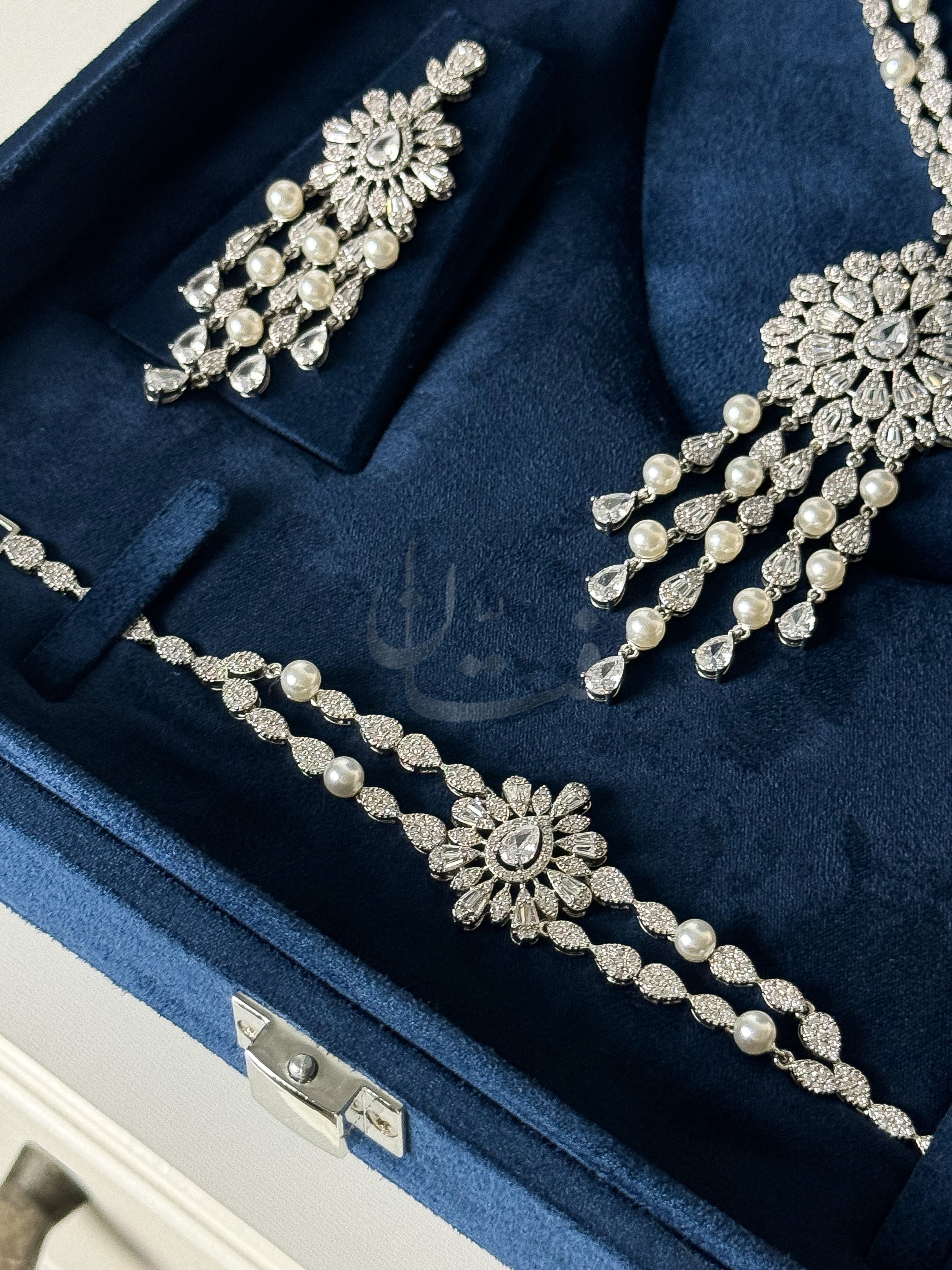 Mariam silver set