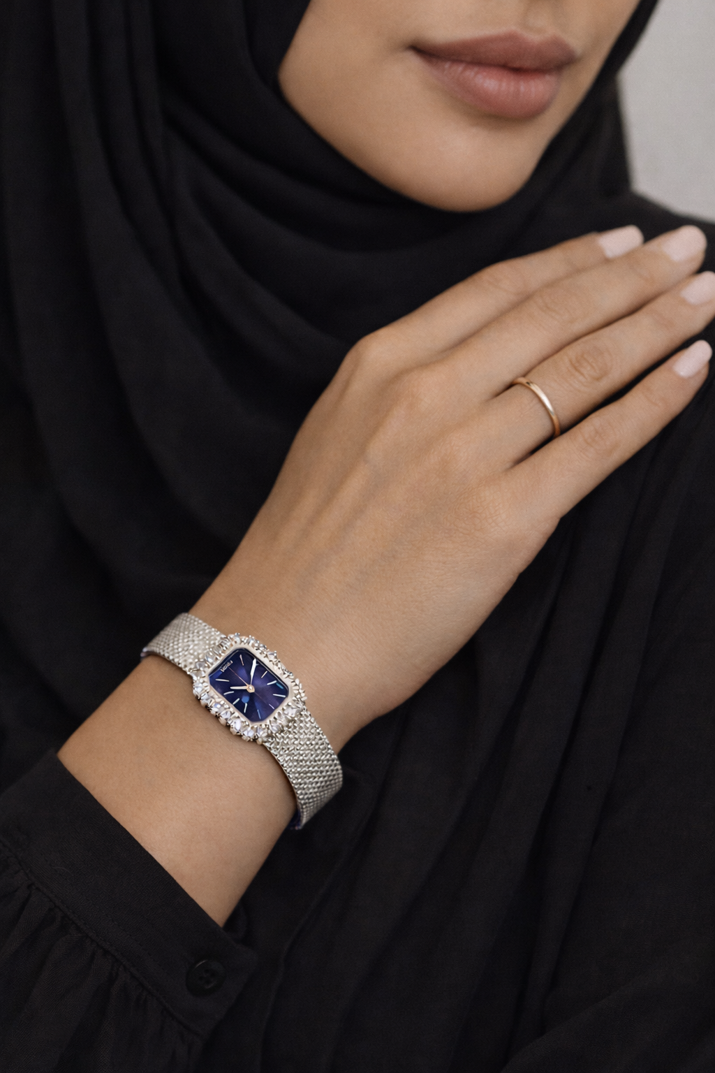 Noir navy watch